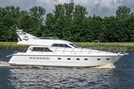 2005 Rinker 342 Fiesta