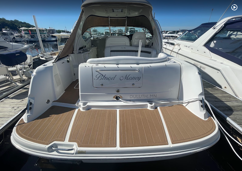 2005 Rinker 342 Fiesta